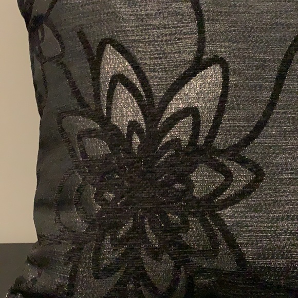 New Beautiful black and silver pillow - Picture 2 of 3